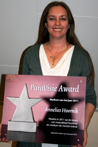 Annelies Hoornik krijgt de Paravisie Award 2011